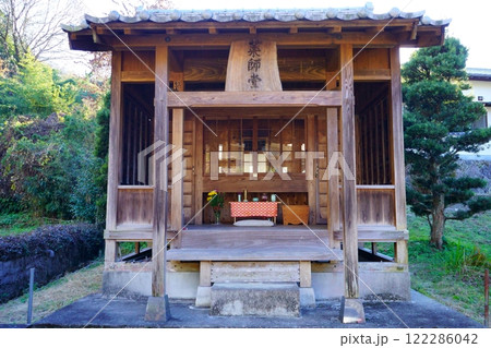 福岡県みやま市の歴史を感じる薬師堂 122286042