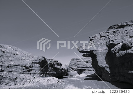 浸食と風食によって形成した峡谷 122286426