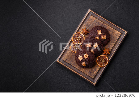 Sweet chocolate cookies made at home 122286970