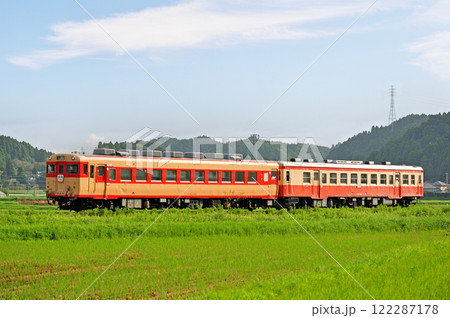 いすみ鉄道　上総中川－城見ヶ丘　キハ52-125＋キハ28-2346 122287178