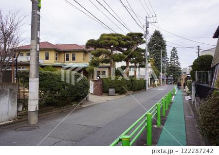 東京都世田谷区成城4丁目の街並みの風景 東京都世田谷区成城4丁目の街並みの風景 122287242