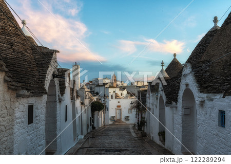 Streets of Alberobello Trulli 122289294