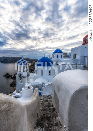 Oia Blue Domes Santorini 122289908