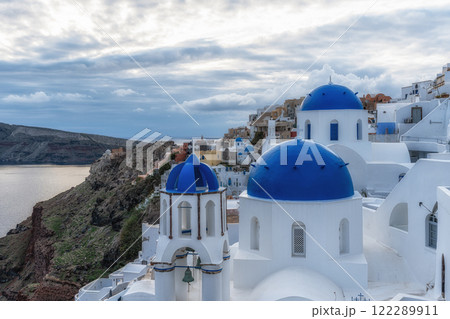 Oia Blue Domes Santorini 122289911