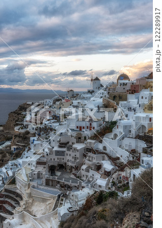 Oia Santorini Sunset View 122289917