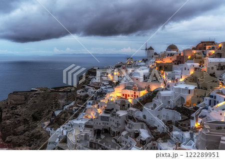 Oia Santorini Sunrise View 122289951