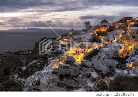 Oia Santorini Sunset View 122290278