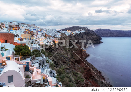 Oia Santorini Sunrise Cliffside View 122290472