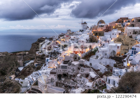 Oia Santorini Sunrise View 122290474