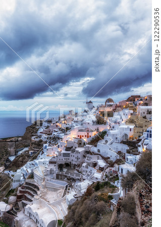 Oia Santorini Sunrise View 122290536