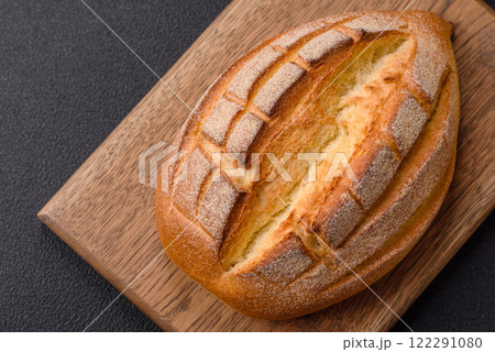 Homemade fresh crispy wholemeal bread Homemade fresh crispy wholemeal bread 122291080