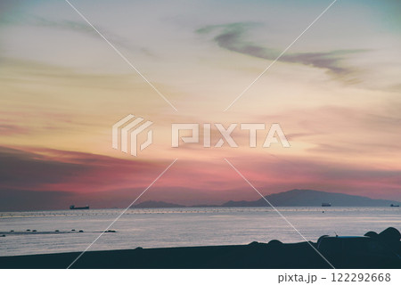 兵庫県・明石市江井島沖の夕景 兵庫県・明石市江井島沖の夕景 122292668