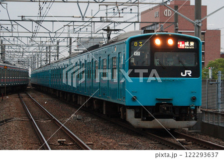 ［JE］京葉線201系電車（通勤快速：分割編成-元総武線車両） 122293637