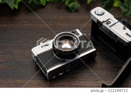 古いフィルムカメラ 古いフィルムカメラ 122294713