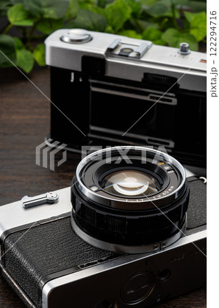 古いフィルムカメラ 古いフィルムカメラ 122294716