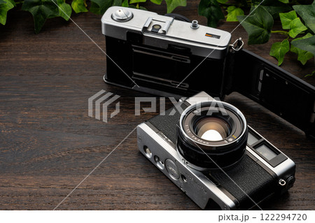 古いフィルムカメラ 122294720