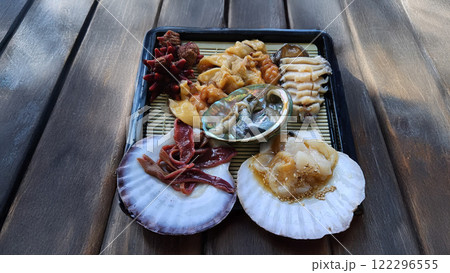 Seafood dishes 122296555