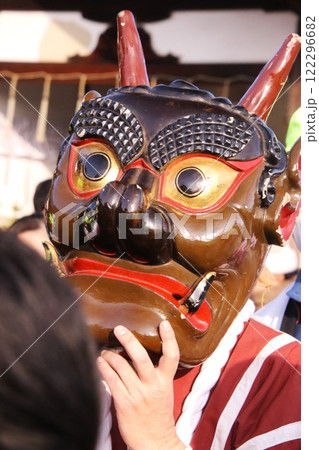 次郎鬼の面のアップ 122296682