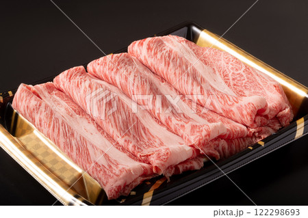 牛肩ロースすき焼き用（国産黒毛和牛　仙台牛） 122298693