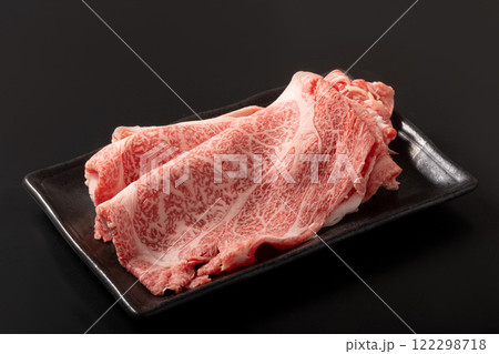 牛肩ロースすき焼き用（国産黒毛和牛　仙台牛） 122298718