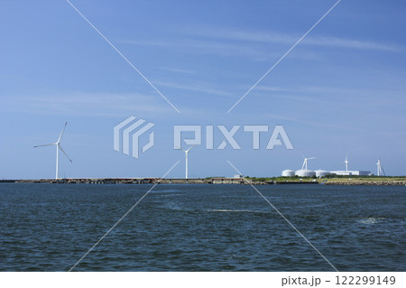 酒田北港から見える風力発電所 122299149