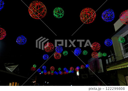 関東・箱根登山電車・強羅駅で夜のあじさい電車を出迎えるイルミネーション・神奈川県箱根町(3) 122299808