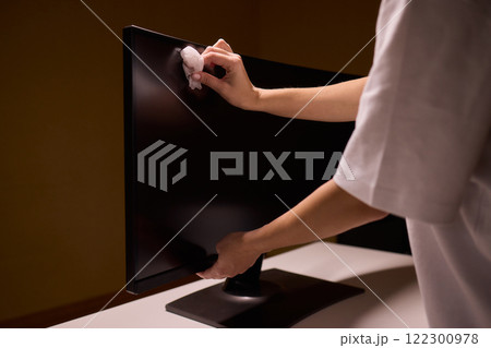 Cleaning a Modern Television Screen Effectively for Optimal Clarity and Brightness 122300978