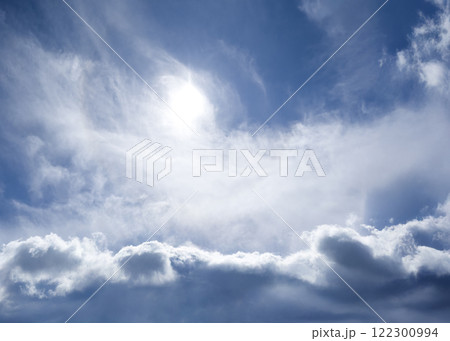 夏の空 太陽と雲 横浜 夏の空 太陽と雲 横浜 122300994