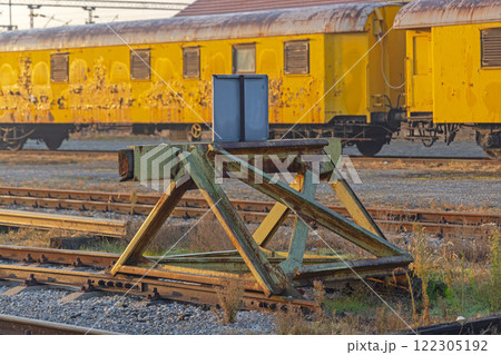 Railroad Buffer Stop Railroad Buffer Stop 122305192