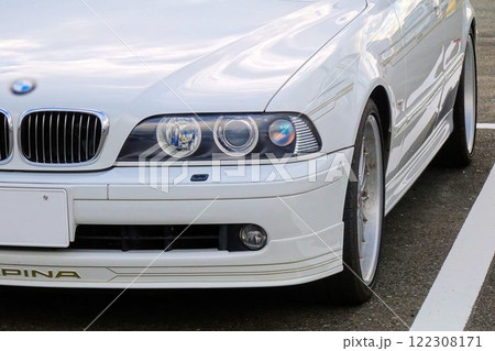 輸入車イメージ　BMW5シリーズアルピナのフロントマスク 122308171