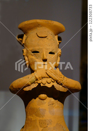 7553 埴輪 正座の女子 7553 埴輪 正座の女子 122308733