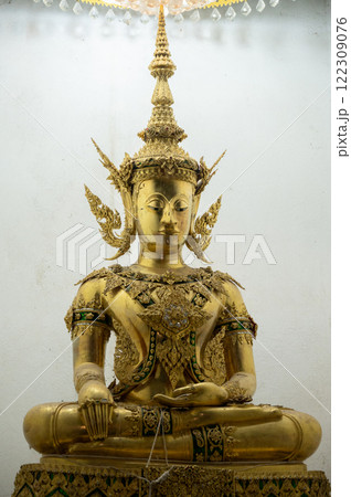 The mock-up of Phra Fang Buddha statue in Wat Phra Fang temple in Uttaradit province of Thailand. The real statue is currently preserved at Wat Benchamabophit, Bangkok. 122309076