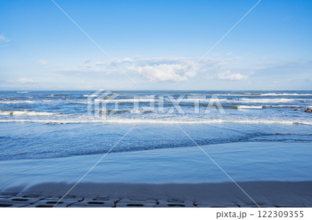 新潟　朝の日本海（新潟市・四ッ郷屋浜） 122309355
