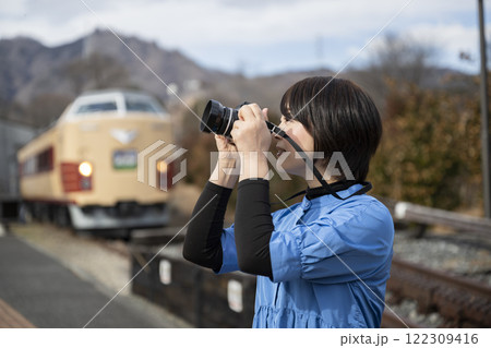 撮り鉄女子 122309416