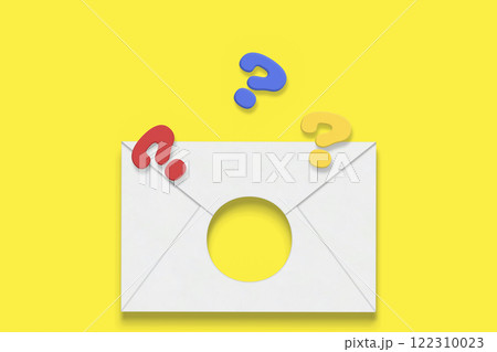穴の開いた白い手紙の封筒からカラフルなはてなが飛び出す黄色い背景 122310023