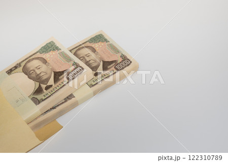 封筒に入った百万円の札束　二百万　渋沢栄一　新紙幣 122310789
