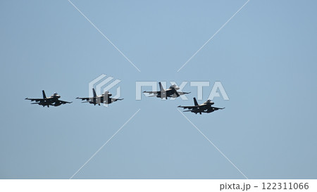 航空自衛隊F-2支援戦闘機、百里基地航空祭にて 122311066