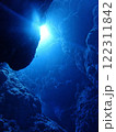 青い海とダイバーと 122311842