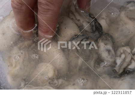 牡蠣のオイル漬けを作る工程　レシピ 122311857