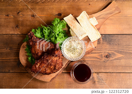 フライドチキンと食パン 122312720