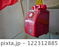 レトロな赤電話 122312885