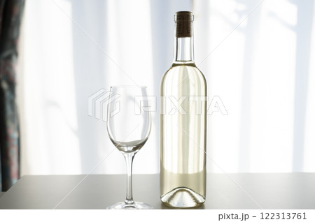 白ワイン 白ワイン 122313761