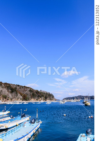 宮城県女川の小さな漁港 宮城県女川の小さな漁港 122313852