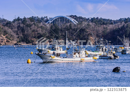 宮城県女川の小さな漁港 宮城県女川の小さな漁港 122313875