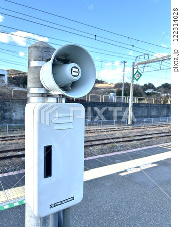 構内アナウンス用のスピーカー 122314028