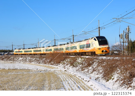 【JR東日本】冬のE653系1000番台 特急「いなほ」(白新線:黒山〜佐々木) 【JR東日本】冬のE653系1000番台 特急「いなほ」(白新線:黒山〜佐々木) 122315374