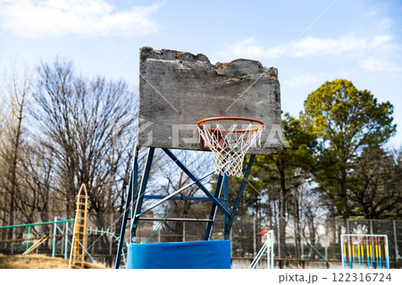 入間市立東町小学校の校庭 バスケットゴール 入間市立東町小学校の校庭 バスケットゴール 122316724