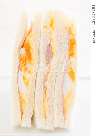 おいしいハム玉子サンド 122317191