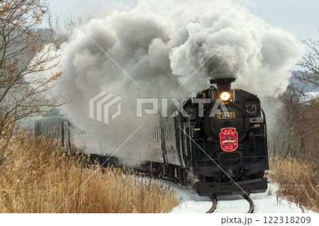 力を込めるSL,岩保木付近 122318209