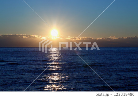 海から昇る太陽 1月後半 海から昇る太陽 1月後半 122319480